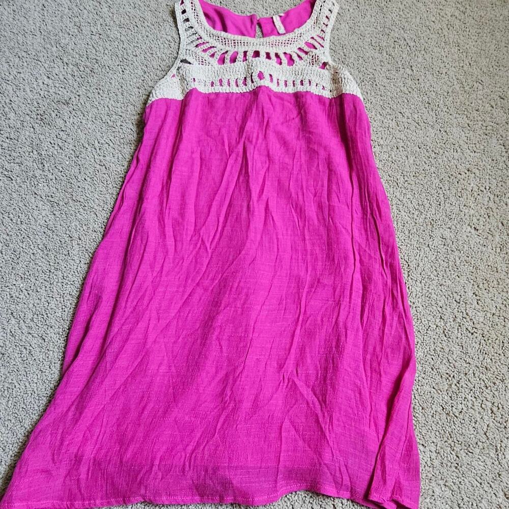 Pink dress with white crochet